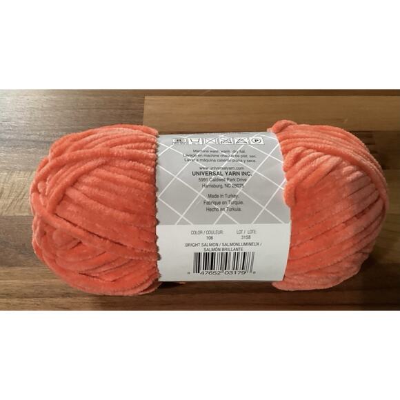 New Universal Yarn Bella Chenille BRIGHT SALMON 131 YDS 6 Super Bulky - Picture 4 of 5